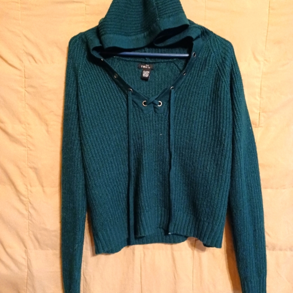 RUE 21 green crop sweater hoodie
